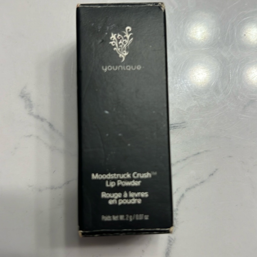 Younique moonstruck lip powder new in box
